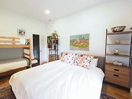 Charming 6 Bdrm Countryside Stay