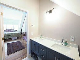 Charming 6 Bdrm Countryside Stay