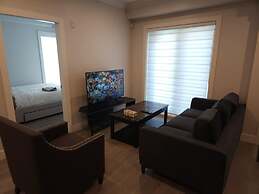 Signature Airport Proximity suite