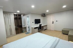Tj 4711 Residence