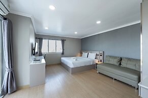 Tj 4711 Residence
