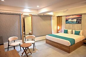 THE HEARTLAND INN