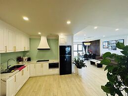 Gold Coast Balcony Serviced Apartment