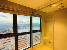 Gold Coast Balcony Serviced Apartment