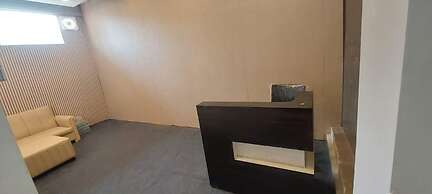 The Sandalwood By La Carnation