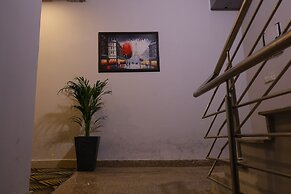 The Sandalwood By La Carnation