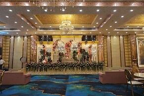 The Sandalwood By La Carnation