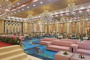 The Sandalwood By La Carnation