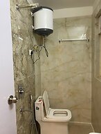 The Sandalwood By La Carnation