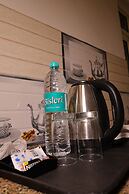 The Sandalwood By La Carnation