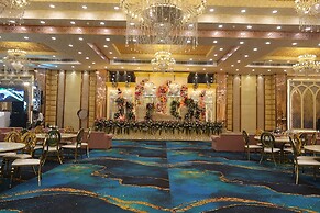 The Sandalwood By La Carnation