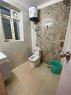 The Sandalwood By La Carnation