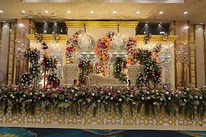 The Sandalwood By La Carnation