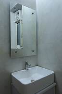 The Sandalwood By La Carnation