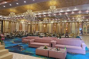 The Sandalwood By La Carnation