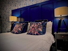 Sleeps10-parking-garden-hottub-petfriendly