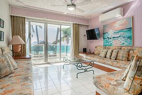 Playa Azul Apt with Sea views & Pool