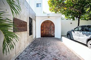 Playa Azul Apt with Sea views & Pool