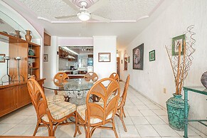 Playa Azul Apt with Sea views & Pool