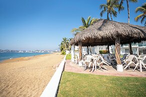 Playa Azul Apt with Sea views & Pool