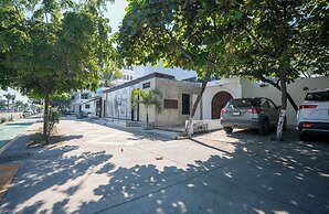 Playa Azul Apt with Sea views & Pool