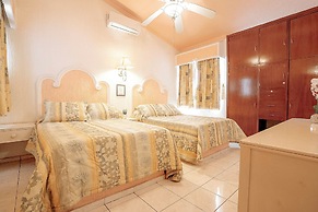 Playa Azul Apt with Sea views & Pool