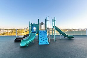 Turquoise Place 2205 C