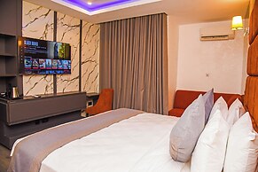 McDons Skye Hotel and Suites