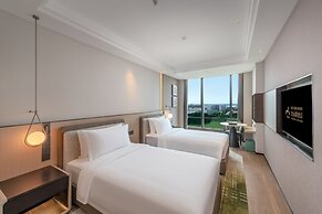 Nanjing Yangzi River Conference Center Longshan Lake Hotel