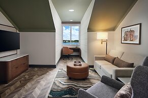 Tryon Riverfront Inn New Bern, Tapestry