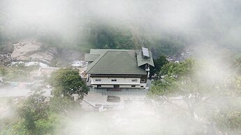 silver cascade munnar