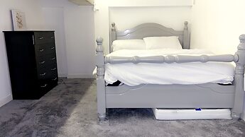 Cozy West Bromwich Apartment by High Street