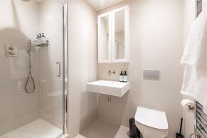 Apartment-sleeps4-parking-100walkingscore