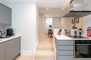 Apartment-sleeps4-parking-100walkingscore