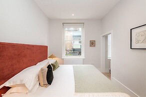 Apartment-sleeps4-parking-100walkingscore