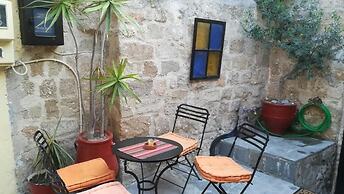 Saint Michel Apartments