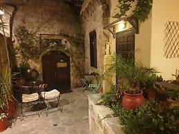 Saint Michel Apartments