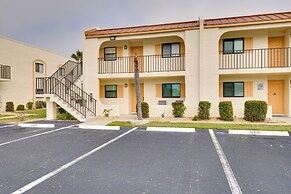 5 Mi to Fort Myers Beach: Condo w/ Private Lanai!