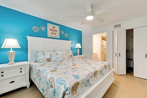 5 Mi to Fort Myers Beach: Condo w/ Private Lanai!