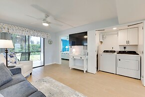 5 Mi to Fort Myers Beach: Condo w/ Private Lanai!