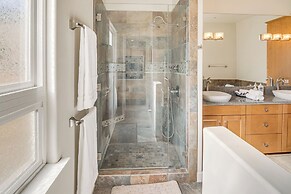 Home Close to Trails & Shopping in Thousand Oaks!