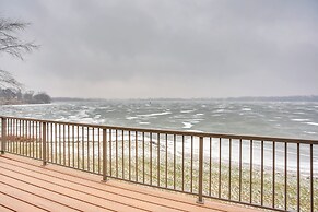 Near All-season Trails: Howard Lake Home w/ Dock!
