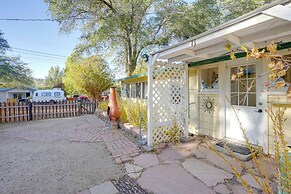< 1 Mi to Horse Boarding: Cozy Yarnell Hideaway!