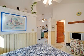< 1 Mi to Horse Boarding: Cozy Yarnell Hideaway!