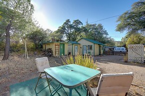 < 1 Mi to Horse Boarding: Cozy Yarnell Hideaway!