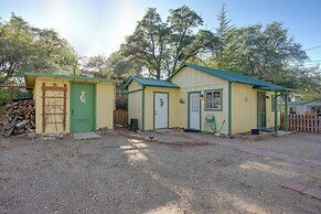 < 1 Mi to Horse Boarding: Cozy Yarnell Hideaway!