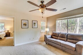 Private Cabin w/ Forest Views & Grill in Lakehead!