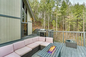 Private Cabin w/ Forest Views & Grill in Lakehead!