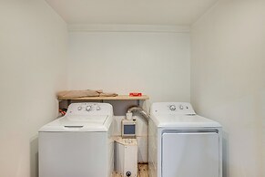 4 Mi to Black Canyon: Mtn-view Apt in Montrose!