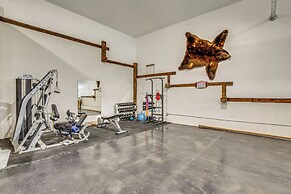 4 Mi to Black Canyon: Mtn-view Apt in Montrose!